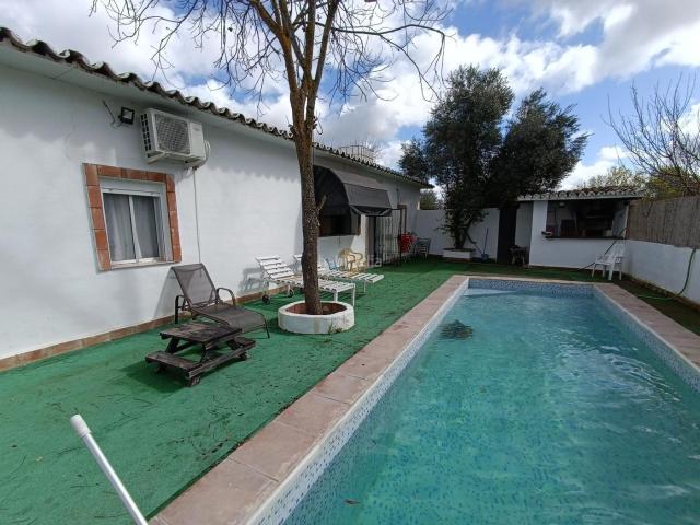 Masía en venta en Villamartín. VENTA PARCELA CON 2 CASAS Y 2 PISCINAS. VILLAMARTIN. Masías.