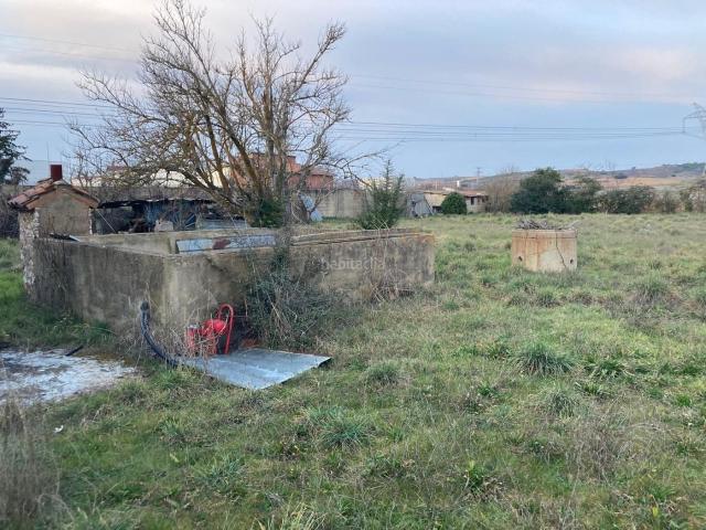 Masía en venta en Villaturiel. Piso en Calle Realcr. Masías.