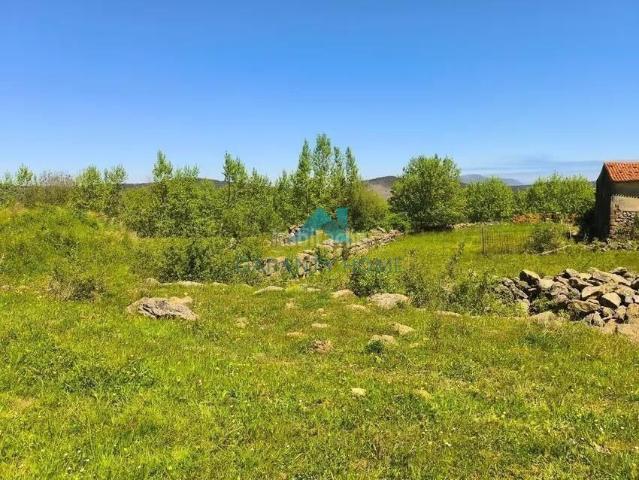 Masía en venta en Voto. Se vende casa con terreno en Bárcena de Cicero. Masías.