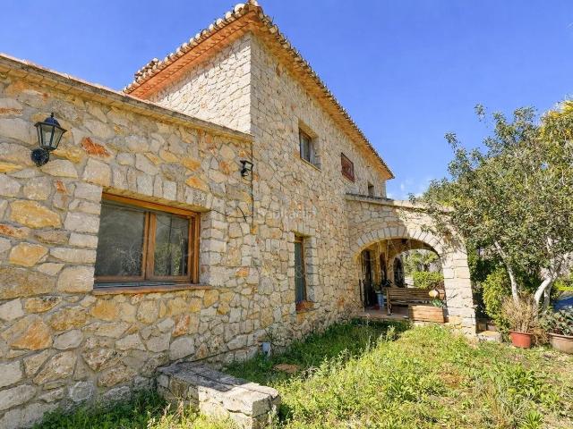 Masía en venta en Xaló. Rancho mediterráneo con potencial para hotel rural y restaurante a 20 minutos de Dénia y Javea. Masías.