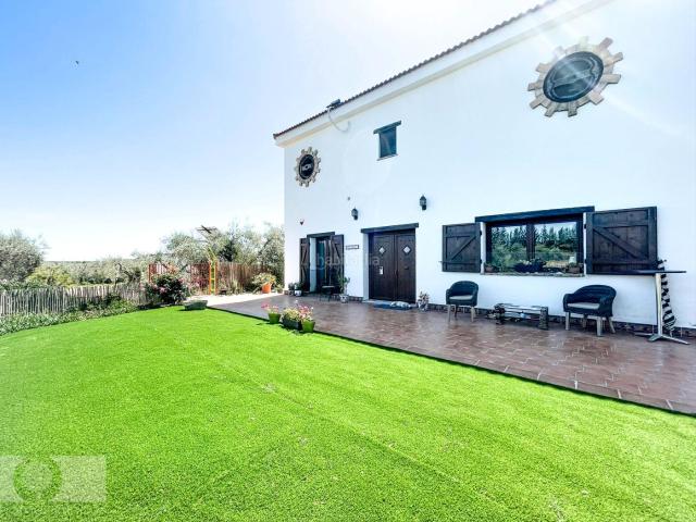 Masía en venta en Almonte, Almonte. Finca en venta en Almonte. Masías.