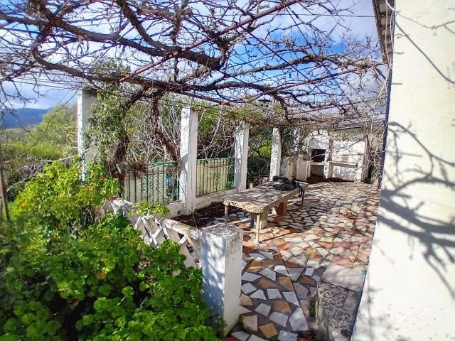 Masía en venta en Alozaina. Finca Exclusiva en la Sierra de las Nieves: Naturaleza y Comodidad. Masías.