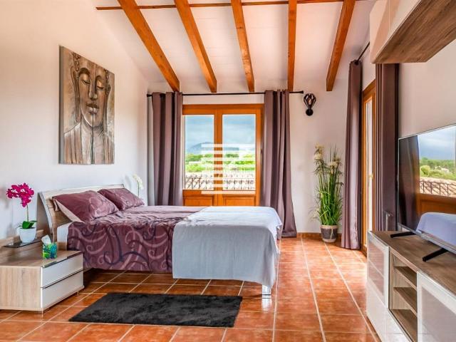 Masía en venta en Alcúdia l´. Estupenda finca rústica con licencia de alquiler y piscina climatizada en Alcudia. Masías Alcúdia.