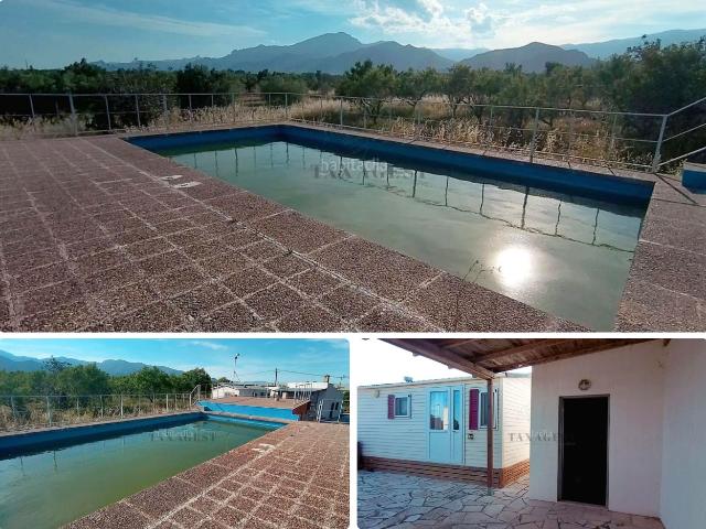 Masía en venta en Aldover. Aldover.Finca rústica de 15.966 m con caseta tradicional, y piscina. Masías.