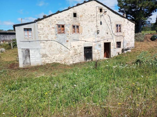 Masía en venta en Alfoz. Encantadora casa de piedra con finca y varias construcciones en O Reirado Lugo. Masías.