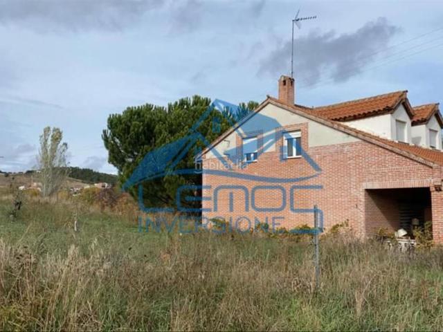 Masía en venta en Alija del Infantado. Casa independiente en Alija del Infantado. Masías Alija del.