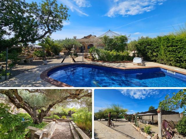 Masía en venta en Ametlla de Mar L´, Roques Daurades L´Estany Costa Dorada. Magnífica Finca plana y ajardinada, con casa unifamiliar de 200 M2, a tan solo 1,5 km del pueblo. Masías Ametlla de Mar.