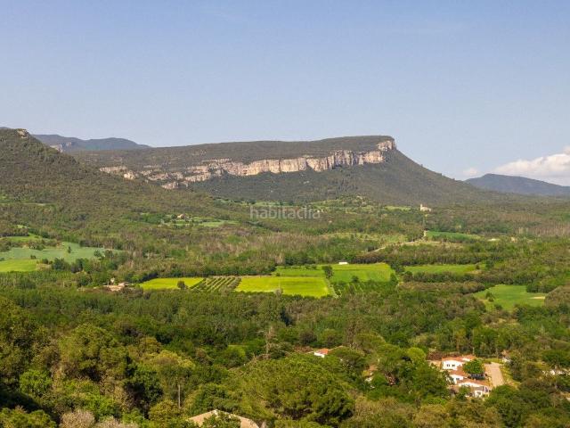 Masía en venta en Amer. FANTASTICA y PARTICULAR MASIA EN VENTA EN AMER VISTAS PANORÁMICAS 10.000 m2 de Terreno 720 m2 de Construcción 6 Habitaciones 4. Masías.