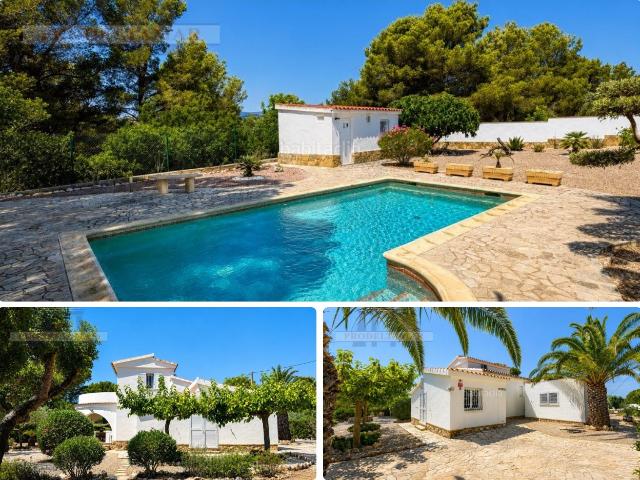 Masía en venta en Ampolla L´ Costa Dorada. Villa Mediterránea Reformada con Piscina Privada y Vistas al Mar en LAmpolla. Masías Ampolla.