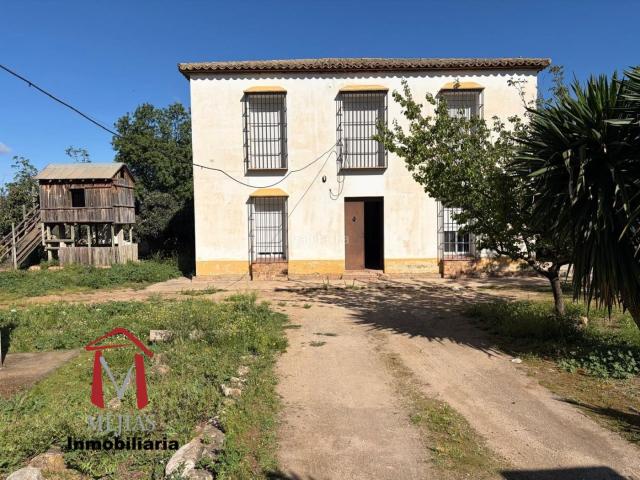 Masía en venta en Antequera, Zona de la Vega. Casa de campo zona Agrobroker, 6 dormitorios, 3 baños, piscina, pozo, huerto, gallineros, 500 olivos en producción. Masías.