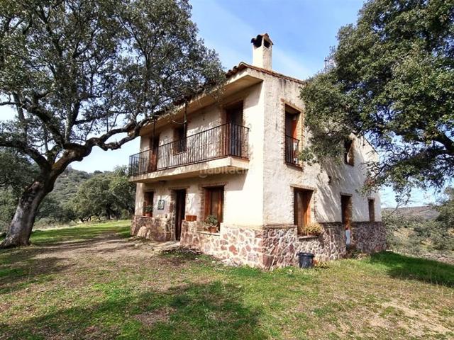 Masía en venta en Aracena. Finca de 70 has con dos viviendas, luz y agua. Masías.