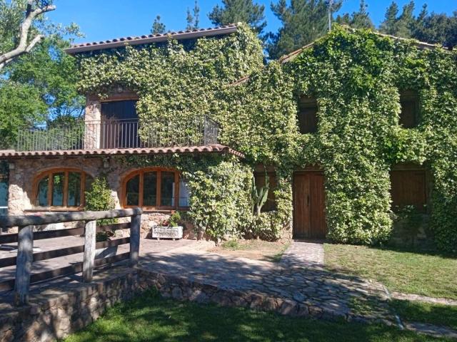 Masía en venta en Arbúcies. Casa con licencia turística en Parque Natural del Montseny. Masías.