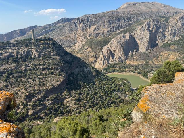 Masía en venta en Ardales. Finca con vistas espectaculares al Chorro, uso comercial y de vivienda. Masías.