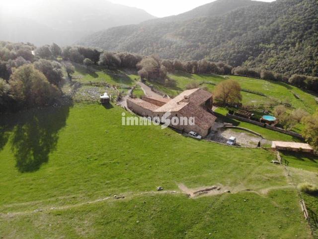 Masía en venta en Argelaguer. Impresionante masía con 220 hectáreas Alta Garrotxa. Masías.