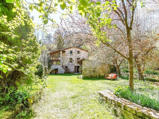 Masía en venta en avenida Moisès Torrens, Gombrèn, de 460 m² 4 habitaciones por 585.000