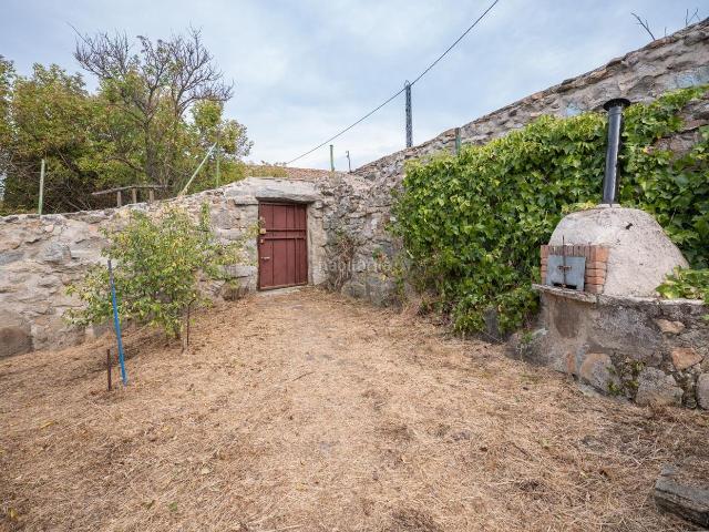 Masía en venta en Ávila, Zona Rural. CASA DE CAMPO CON PARCELA A SOLO 7 km DE ÁVILA a acondicionar. Masías.