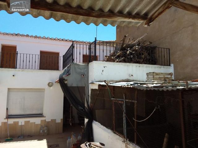 Masía en venta en Balazote. Grupo la Noria Vende Casa de 4 Dormitorios, 2 baños y Amplio Patio en Balazote. Masías.