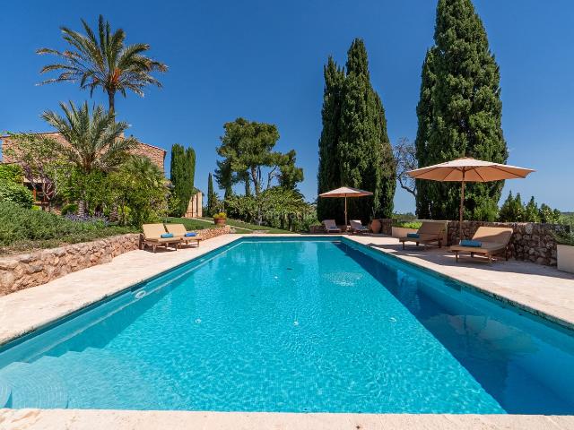 Masía en venta en Baleares Artà, Artà Poble. Amplia finca de piedra natural con parcela ajardinada y licencia ETV en Artà. Masías.