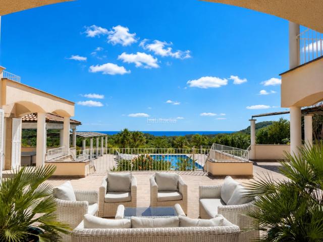 Masía en venta en Baleares Artà, Artà Poble. Espaciosa finca en una ubicación elevada con calidades de construcción de primera clase y vistas al mar en Artà. Masías.