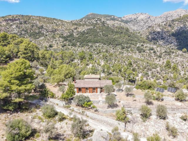 Masía en venta en Baleares Bunyola. Fantástica finca en la Serra de Tramuntana con espectaculares vistas. Masías.