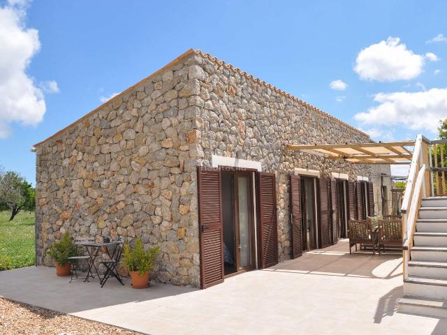 Masía en venta en Baleares Campanet. Mallorca Idílica casa de campo con amplio jardín y licencia de alquiler en Campanet Obj. 9207. Masías.