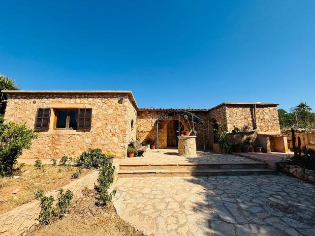 Masía en venta en Baleares Felanitx, Felanitx Poble. Aveces esperamos las oportunidades y dejamos pasar. Masías.