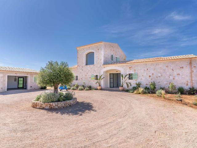 Masía en venta en Baleares Campos, Zona Rústica Interior. Finca atemporal de nueva construcción con vistas panorámicas lujo, tranquilidad y espacio en Campos. Masías.