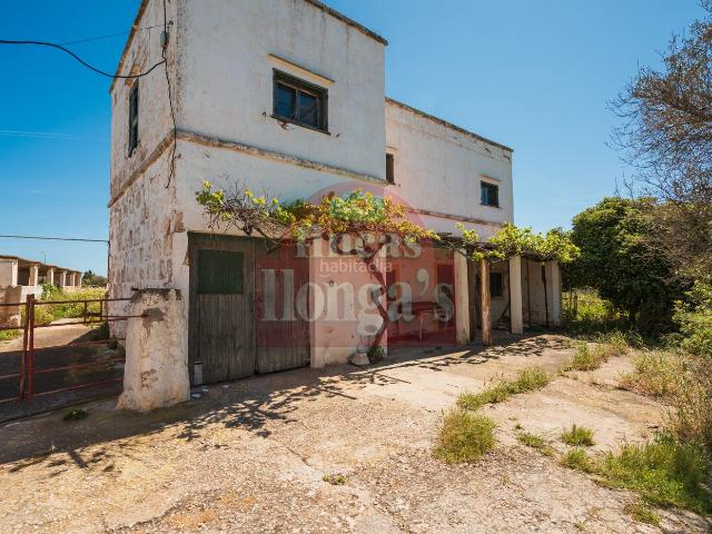 Masía en venta en Baleares Ciutadella de Menorca, Ciutadella. Finca con casa de campo tradicional en zona de expansión del polígono industrial de Ciutadella. Masías Ciutadella de.