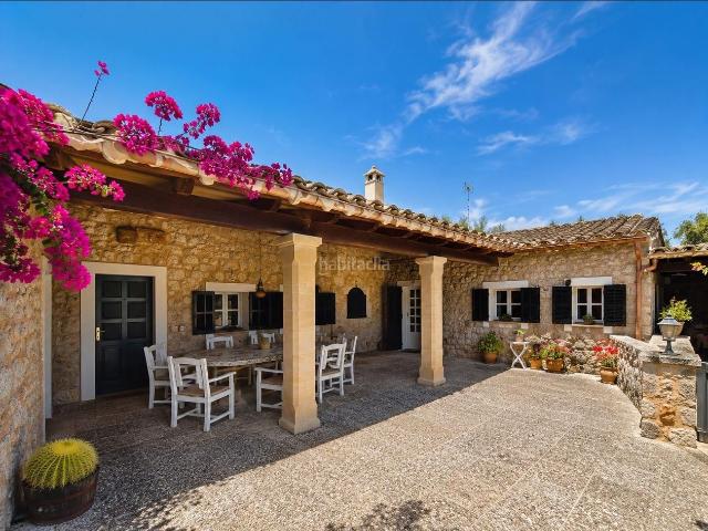 Masía en venta en Baleares Costitx. Finca rústica con pozo propio, anexos independientes y vistas a la Serra de Tramuntana en Costitx. Masías.