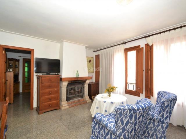 Masía en venta en Baleares Muro. Casa de muy céntrica con gran garaje y jardín. Masías.