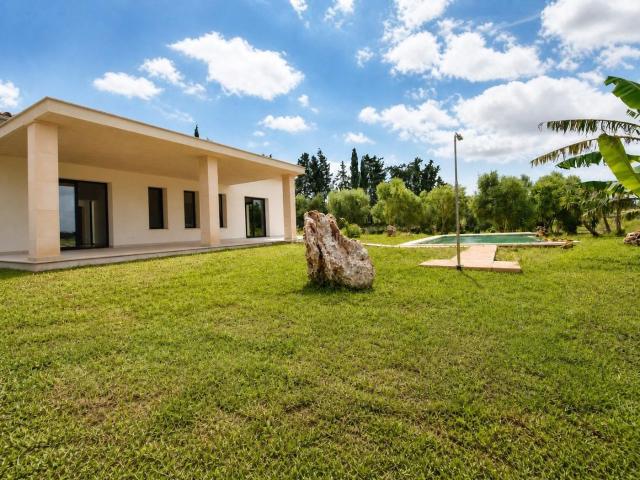 Masía en venta en Baleares Muro. Finca rústica con vivienda de obra nueva en Muro. Masías.