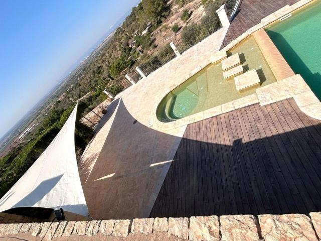 Masía en venta en Baleares Palma de Mallorca, Sa Casa Blanca. Exclusiva finca rústica Palma con parcela de más de 32.000 m2, jacuzzi, vistas infinitas a toda la isla, excelentes calidades. Masías.