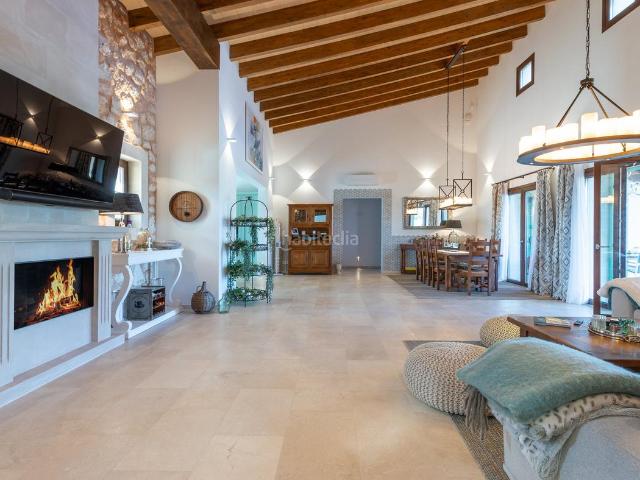 Masía en venta en Baleares Porreres. Impresionante finca de lujo en Porreres con plantación de olivos, viñedos y privacidad absoluta. Masías.