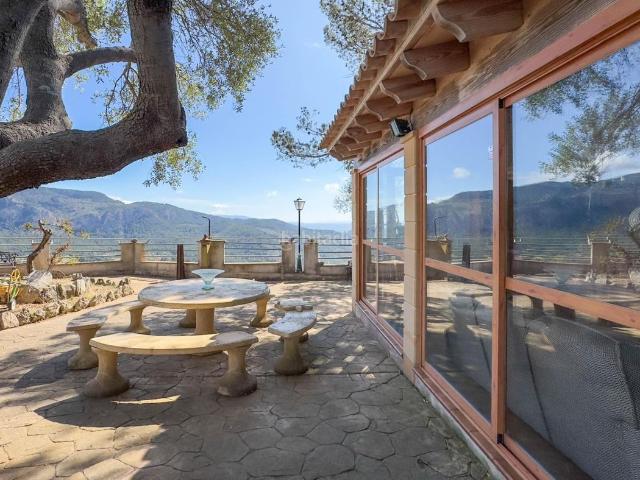 Masía en venta en Baleares Puigpunyent. Exclusiva Finca con Casa y piscina en la cima de Conques, Puigpunyent. Masías.