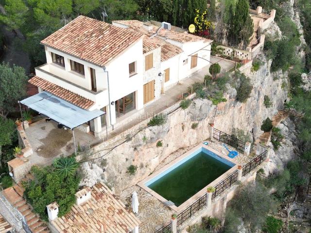 Masía en venta en Baleares Puigpunyent. Las mejores vistas en Galilea. Masías.