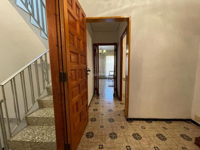 Masía en venta en Benicarló, Pueblo. Casa de pueblo de 3 plantas en Benicarló con garaje, chimenea y terrazas. Masías.