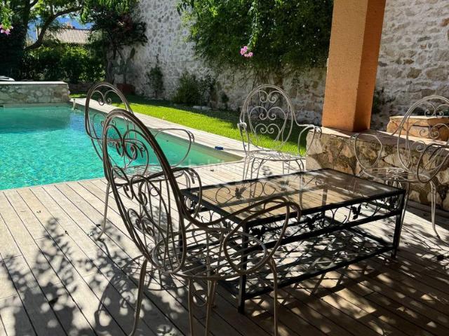 Masía en venta en Benimeli. Magnífica casa de pueblo con piscina privada en el corazón del encantador pueblo de Benimeli. Masías.