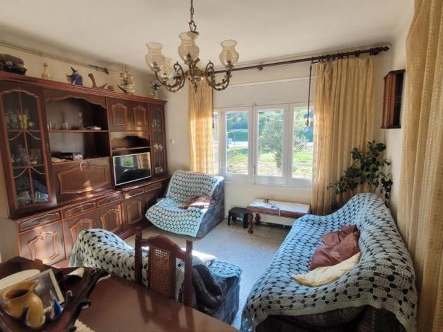 Masía en venta en Bescanó. Casa con dos viviendas en division horizontal y 6000 m2. Masías.