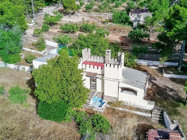 Masía en venta en Biar. Casa de Campo con Piscina y Terreno en Biar. Masías.