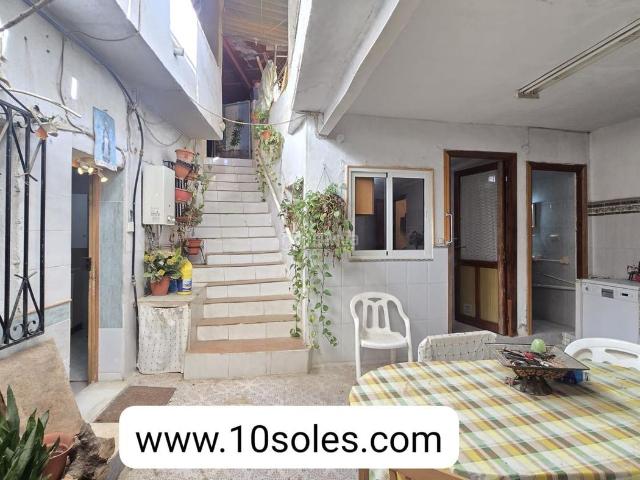 Masía en venta en Bigastro. Casa en venta en Bigastro centro. Masías.