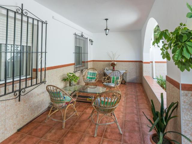 Masía en venta en Bonares. Encantadora casa de campo con piscina y apartamento independiente Paraje El Corchito Huelva, Andalucía. Masías.