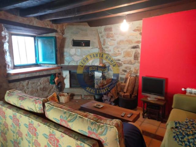 Masía en venta en Boca de Huérgano. Casa a la venta en Besande, a pocos kilómetros de Riaño. Masías Boca de.