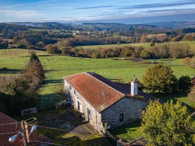 Masía en venta en Boimorto. Casa de piedra con terreno, alpendre y garaje en Boimorto. Masías.