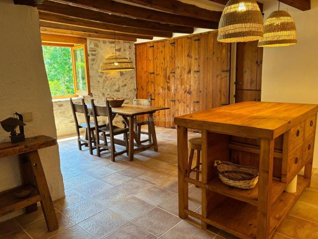 Masía en venta en Borredà. Molino histórico del siglo XV junto a la riera en Borredà Berguedà. Masías.