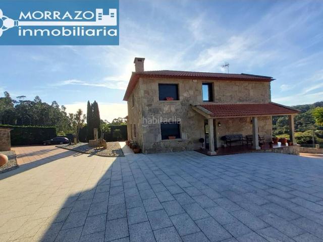 Masía en venta en Bueu. Casa rústica con piscina y vistas en Bueu. Masías.