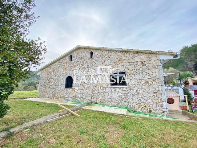 Masía en venta en Canyelles. Impresionante masía. Masías.