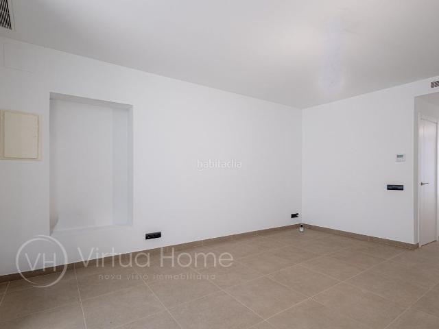 Masía en venta en Calella. Casa de pueblo totalmente rehabilitada con terraza privada en el centro de Calella. Masías.