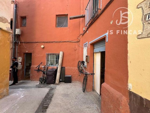 Masía en venta en calle Bragança, Barcelona, de 176 m² 2 habitaciones por 237.000