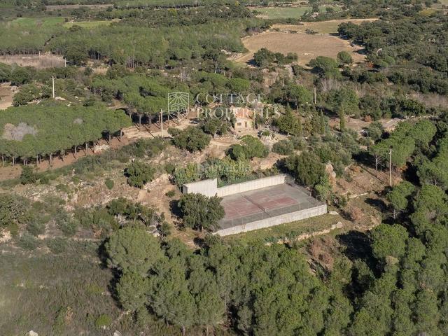 Masía en venta en Capmany. Masia del siglo XVIII en venta en Capmany, Alt Emporda, Girona. Masías.
