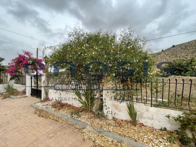Masía en venta en Cartagena, Perín. Finca única en Perín con 6 hectáreas, casa rural con piscina y pista de tenis. Masías.